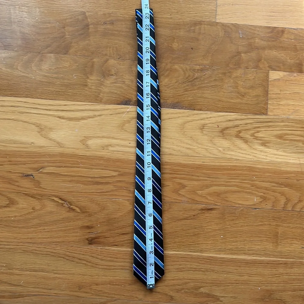 Chaps Tie